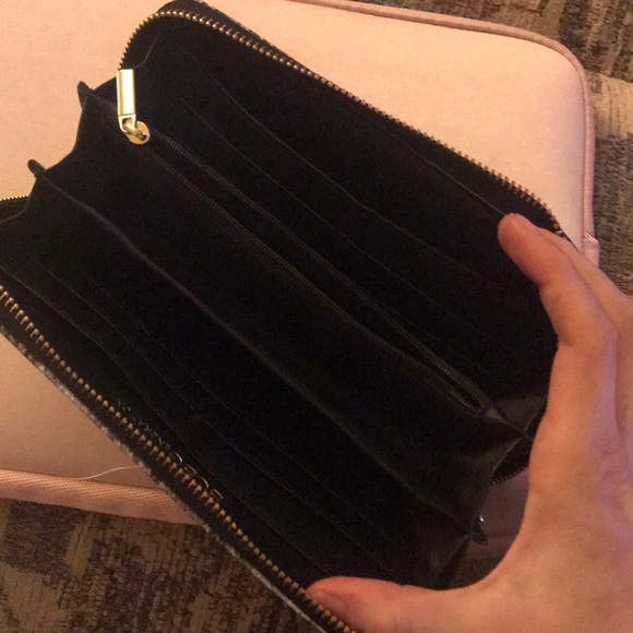 SOLD - Picture 4 of 4